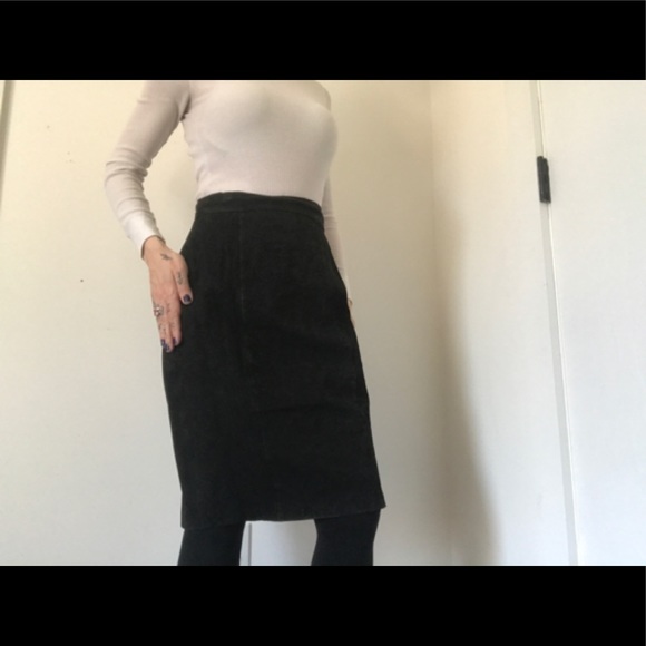 Global Identity GIII Vintage Suede Leather Skirt - Picture 6 of 16